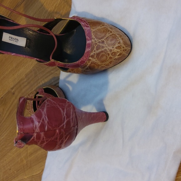 PRADA Crocodile Closed Toe Carmel & Mauve Heels - Picture 8 of 10